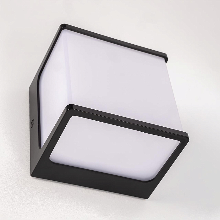 Уличный светильник  CLU0801