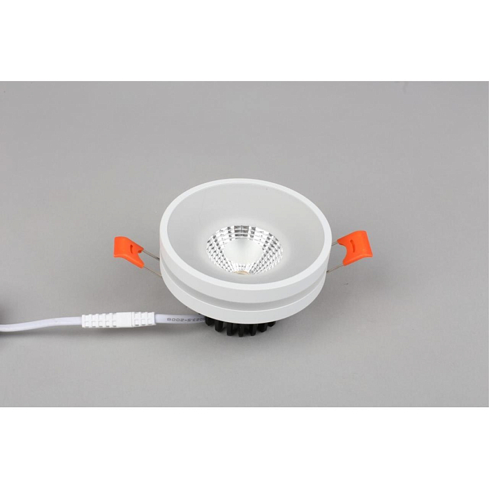 Светильник Omnilux OML-102709-06